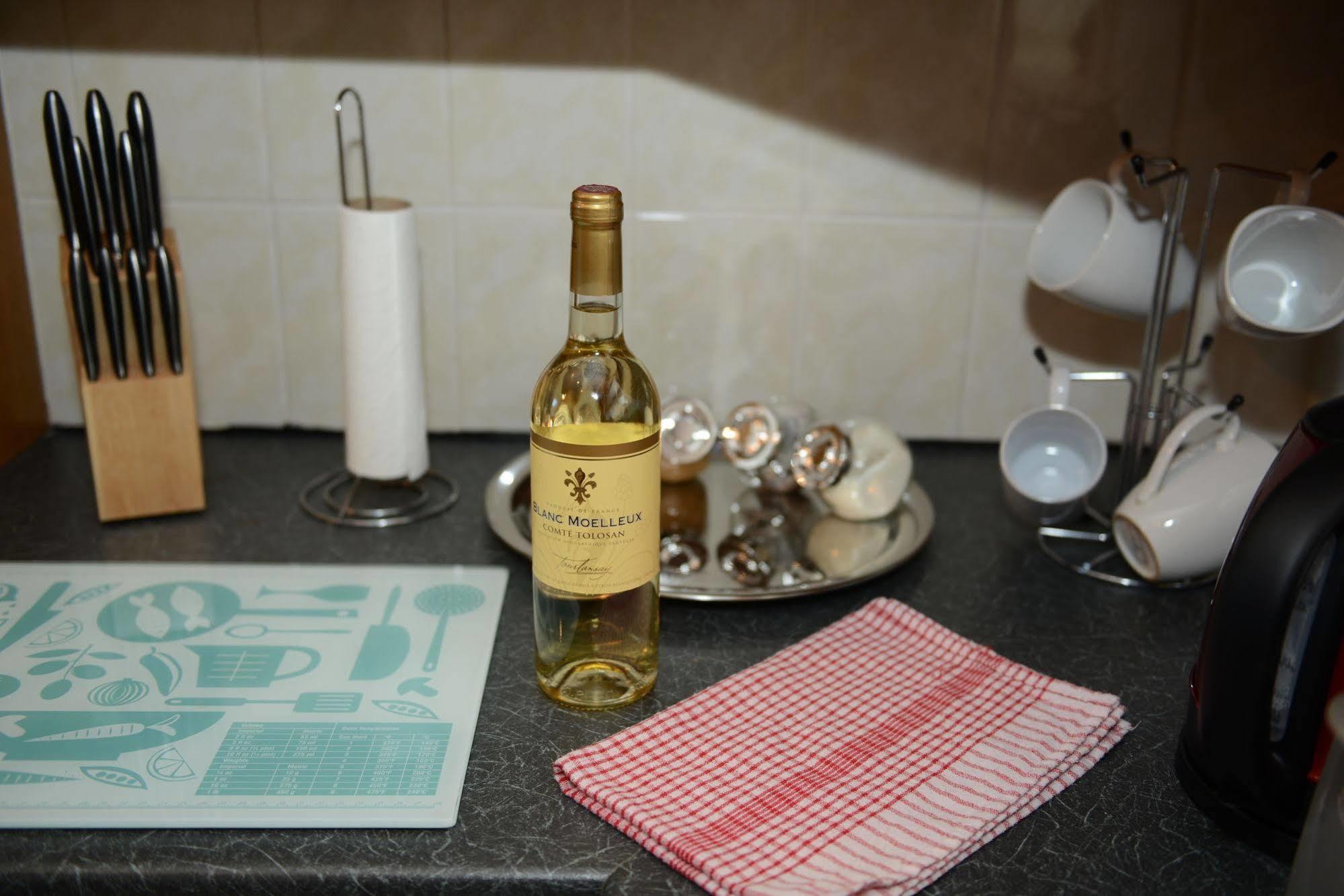 F3 2 Bedroomed Town House - Free Parking - Super 150 Mbps Wifi Near Gavin N Stacey Film House - 1 Free Dog Allowed Barry Exteriör bild