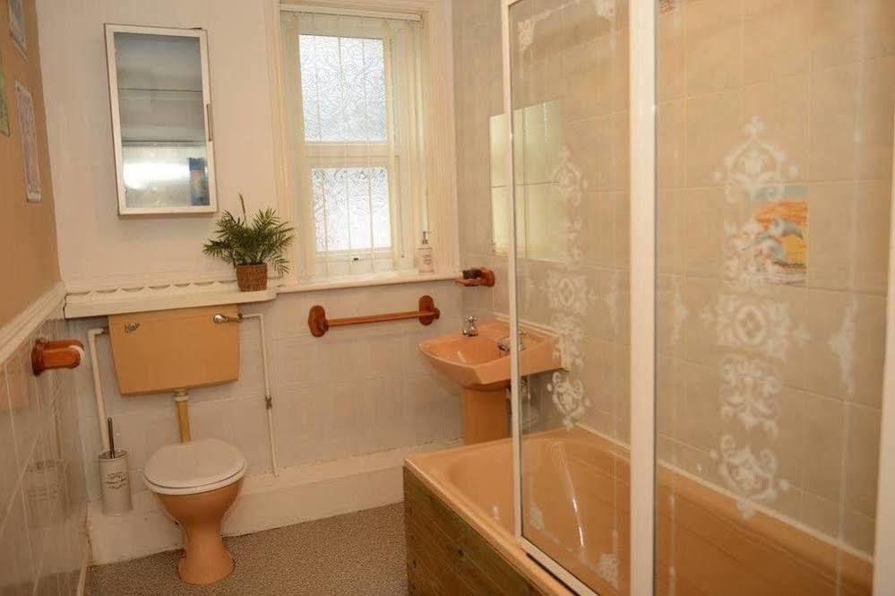 F3 2 Bedroomed Town House - Free Parking - Super 150 Mbps Wifi Near Gavin N Stacey Film House - 1 Free Dog Allowed Barry Exteriör bild